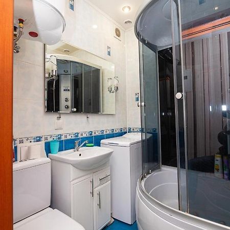 Comfortable Apartments On Hrushevskogo Street Near 16 City Hospital Dnipro Extérieur photo